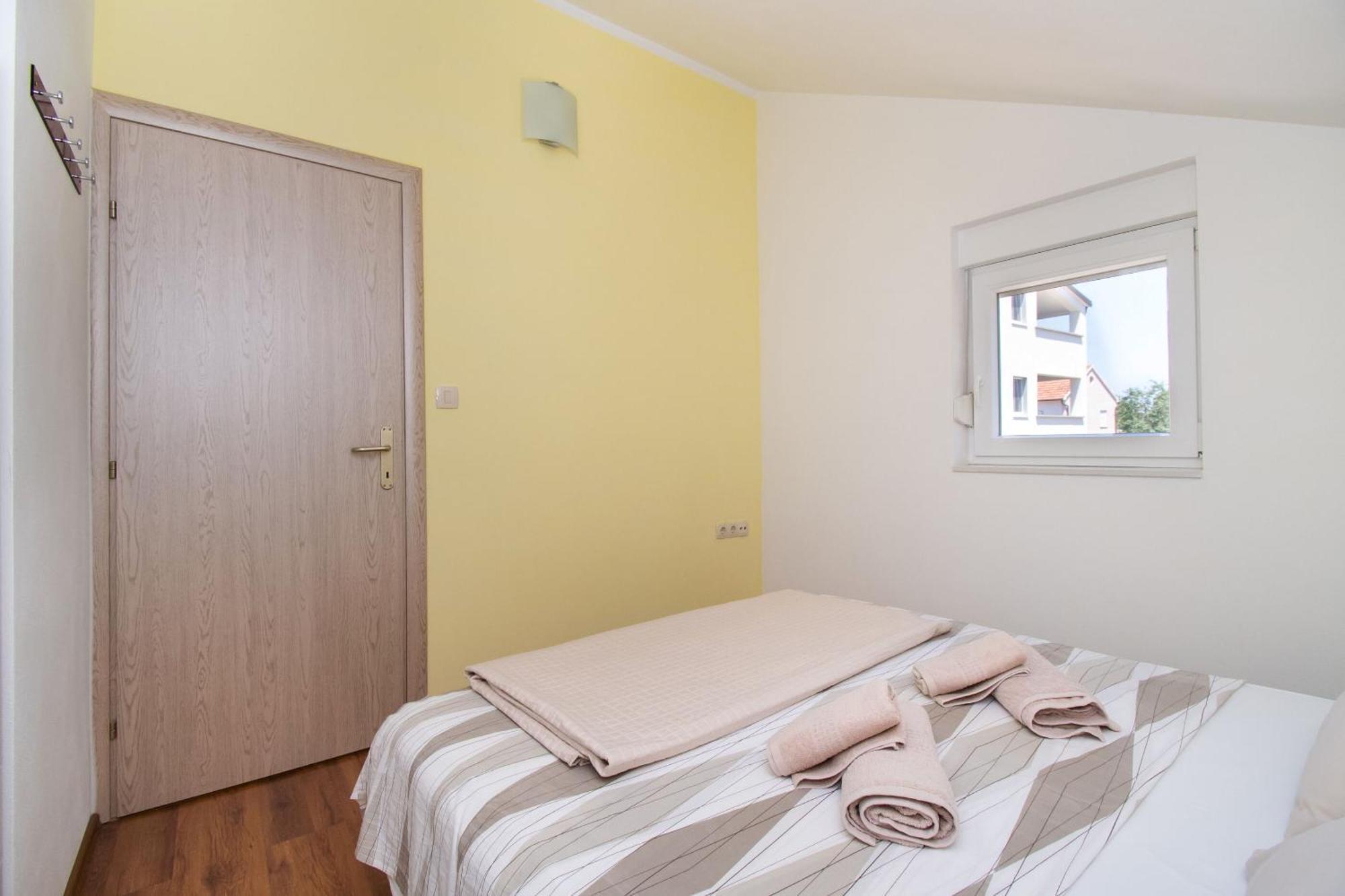 Apartment Ninic Srima Exterior photo