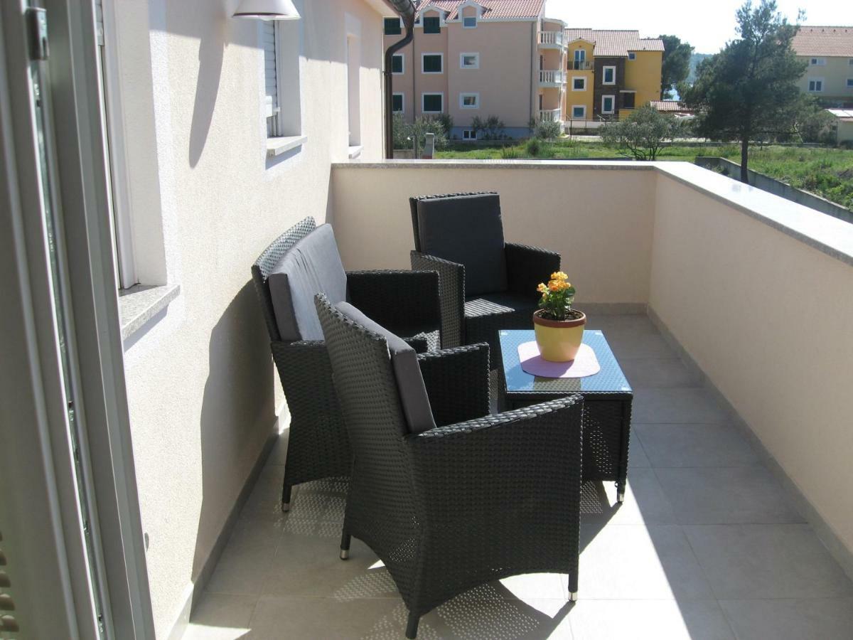 Apartment Ninic Srima Exterior photo