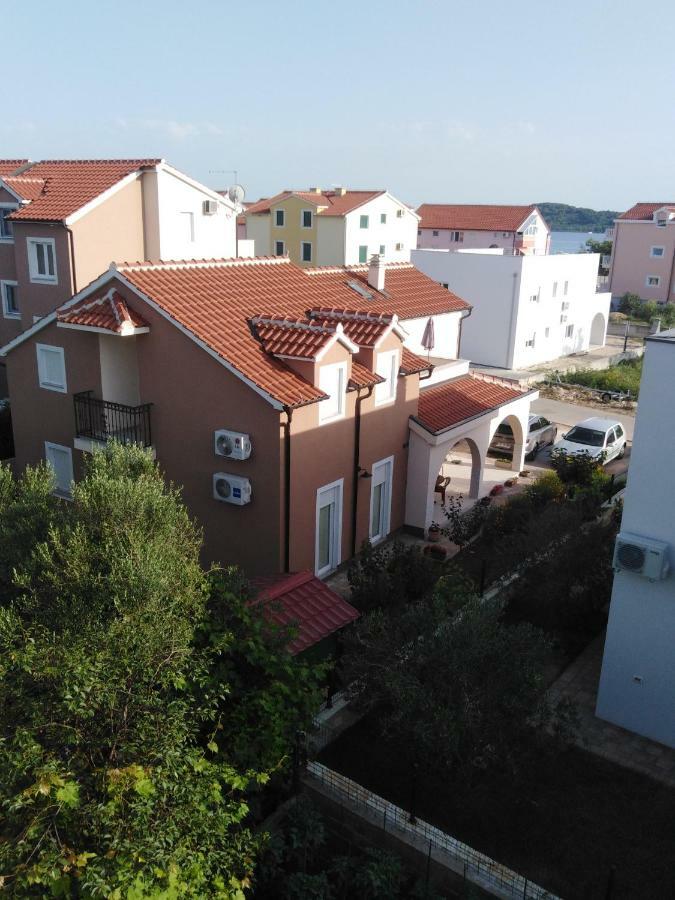 Apartment Ninic Srima Exterior photo